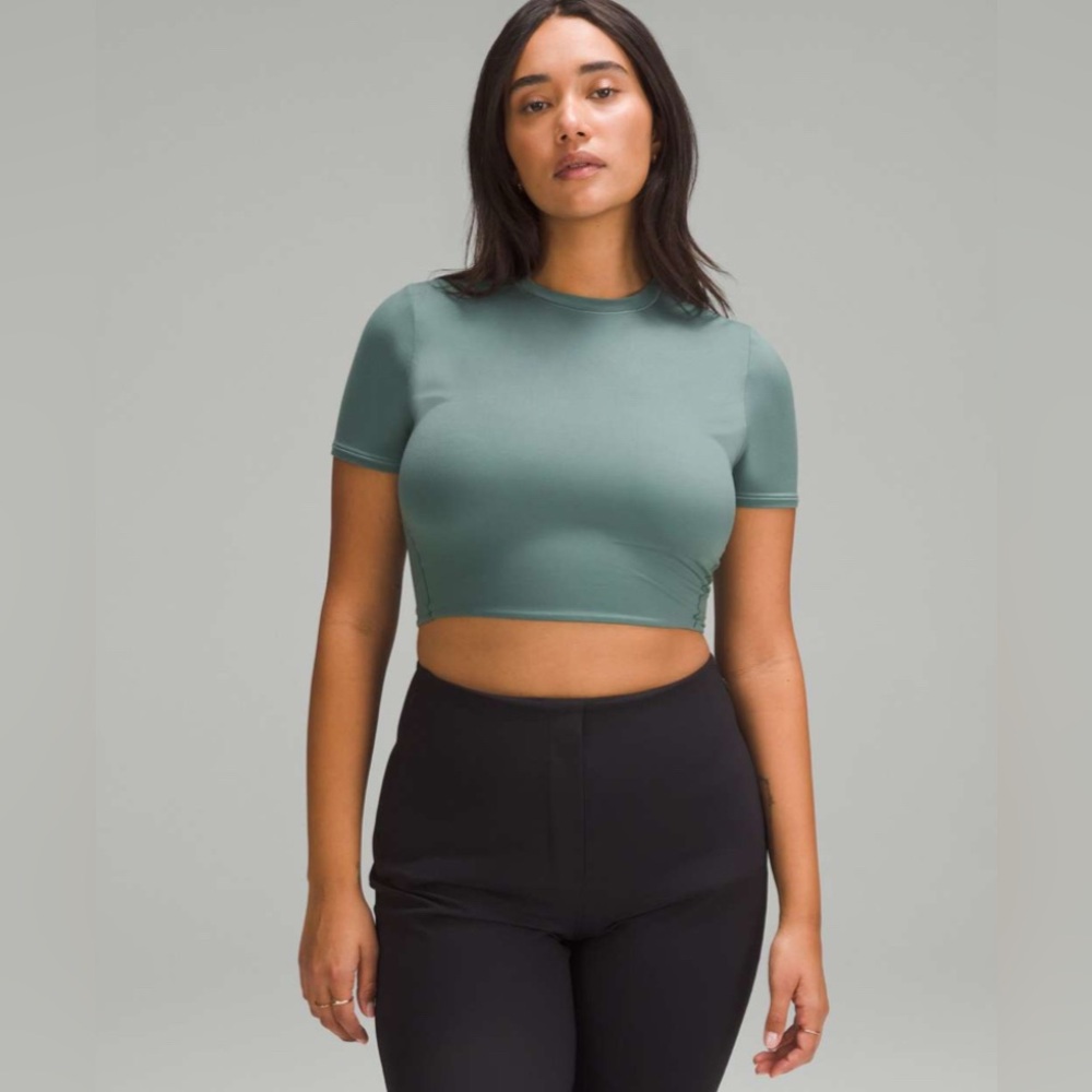 NWT Lululemon Crewneck Nulu Cropped T-Shirt
Medium Forest